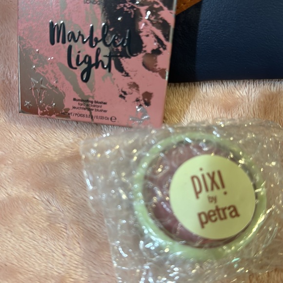 Makeup Bundle with Ipsy Bag - Picture 8 of 15